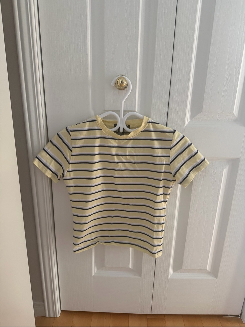 Forever 21 Yellow Stripe Short Sleeve Tee